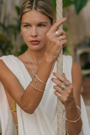 Discount code for Charlotte s Web Online Sample Sale U S at Chicmi