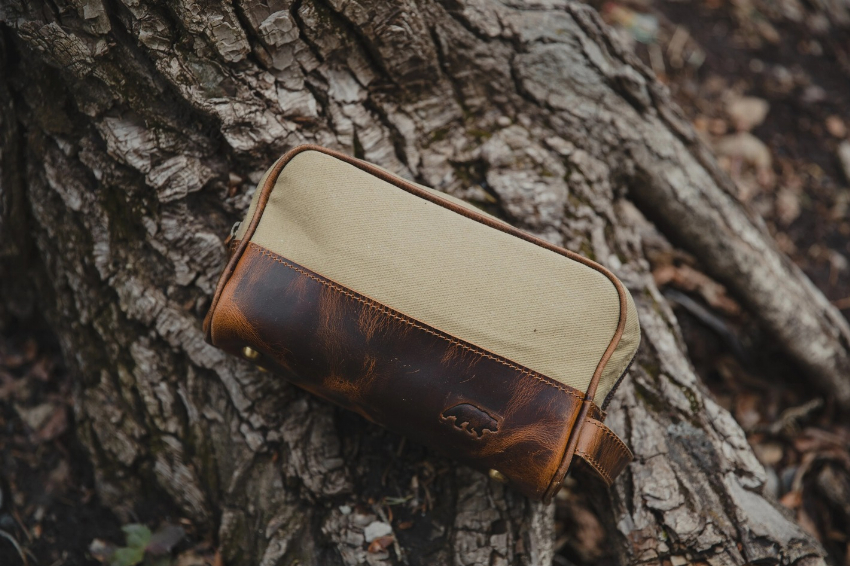 Discount code for Free Canvas Leather Dopp Bag on orders 250 at Kodiak Leather Co